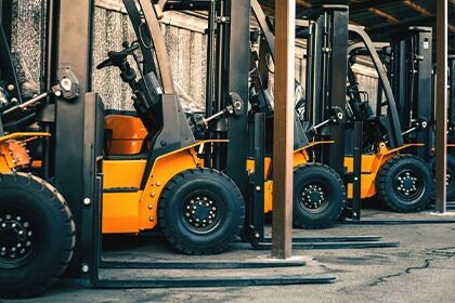 What Forklift Tracking RTLS Reveals About Your Fleet Performance